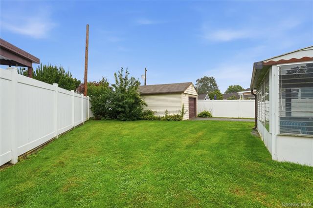947 White Birch Lane, Wantagh, NY 11793