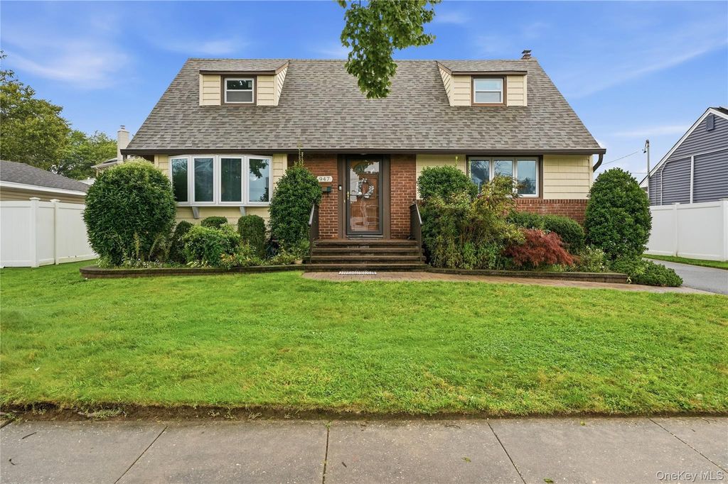 947 White Birch Lane, Wantagh, NY 11793