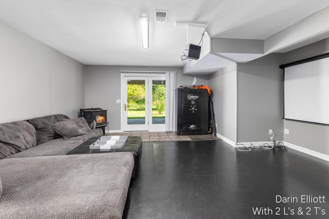 5189 Crooked Crk Road, Saranac, MI 48881