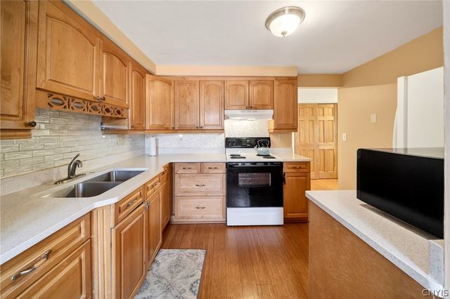 7820 Running Brook Lane, Cicero, NY 13039