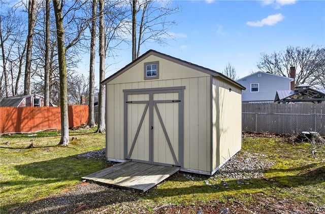 7820 Running Brook Lane, Cicero, NY 13039
