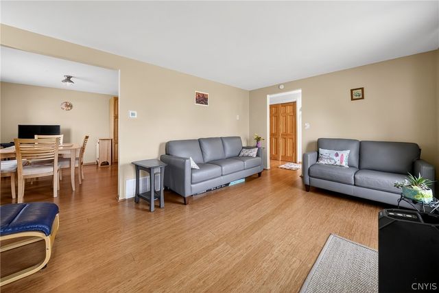 7820 Running Brook Lane, Cicero, NY 13039