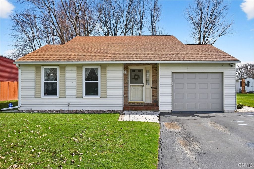 7820 Running Brook Lane, Cicero, NY 13039