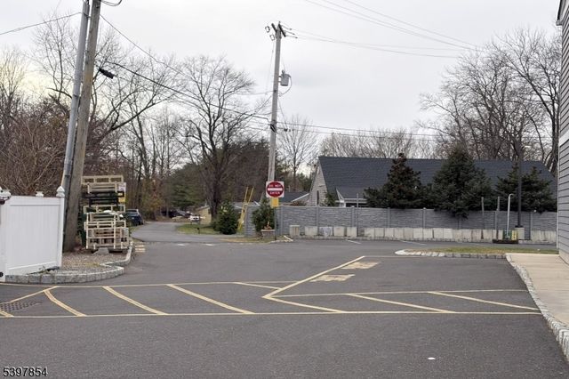 8 Reasoner Ln, Flemington Boro, NJ 08822