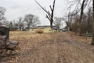 8 Reasoner Ln, Flemington Boro, NJ 08822