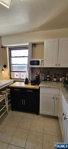 8800 Boulevard East 8K, North Bergen, NJ 07047