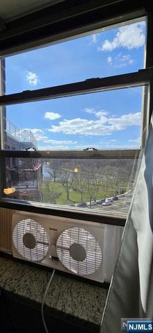 8800 Boulevard East 8K, North Bergen, NJ 07047