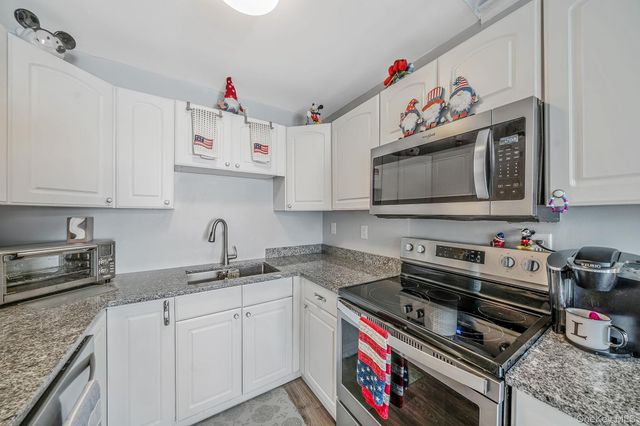 71 Crystal Rock Court, Middle Island, NY 11953