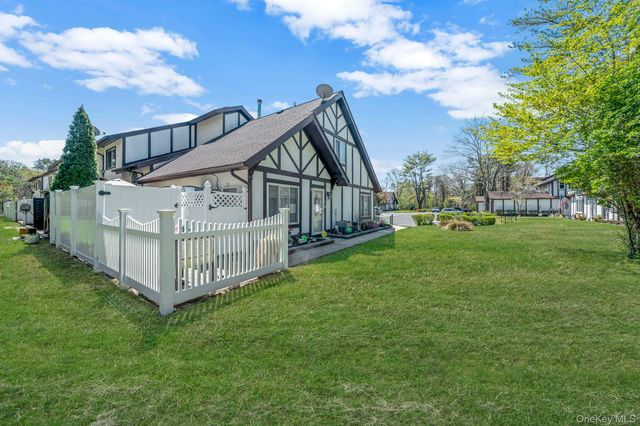 71 Crystal Rock Court, Middle Island, NY 11953