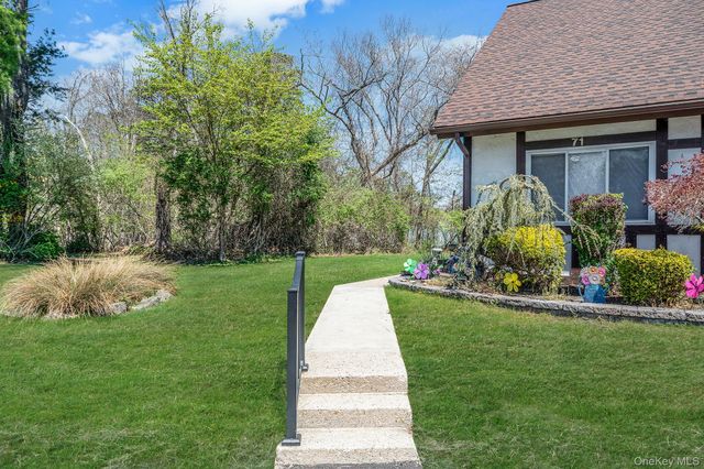 71 Crystal Rock Court, Middle Island, NY 11953