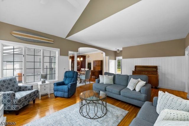 58 Brook Dr, Harding Twp., NJ 07960