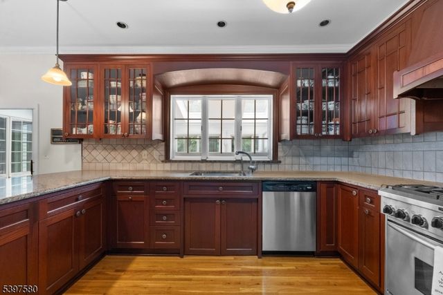 58 Brook Dr, Harding Twp., NJ 07960