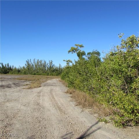 13686 Ficus Tree LN, Bokeelia, FL 33922