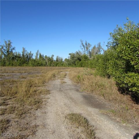 13686 Ficus Tree LN, Bokeelia, FL 33922