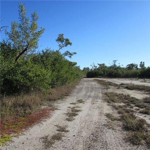 13686 Ficus Tree LN, Bokeelia, FL 33922