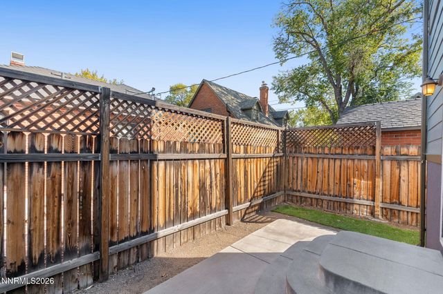 880 Salazar Lane, Reno, NV 89509