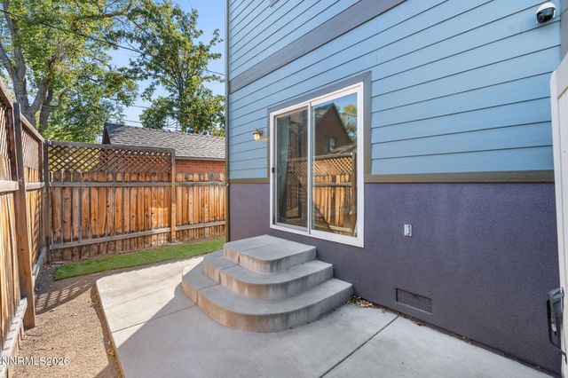 880 Salazar Lane, Reno, NV 89509