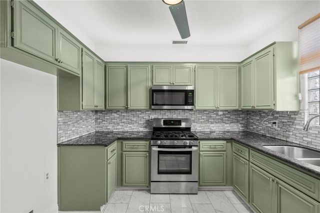 18347 Saticoy Street 24, Reseda, CA 91335