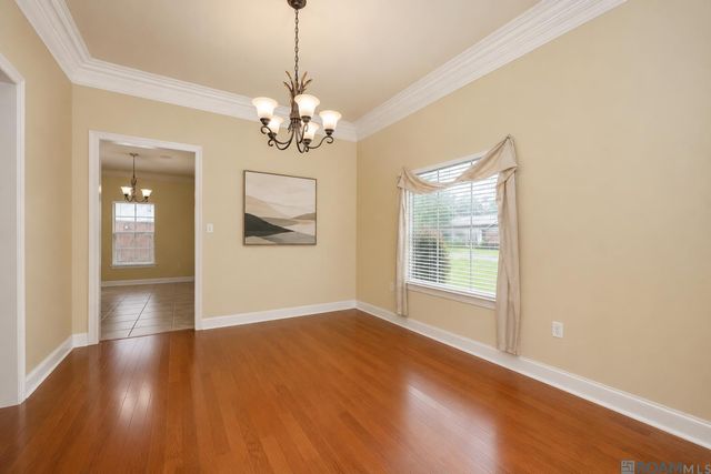 242 Buffwood Dr, Baker, LA 70714