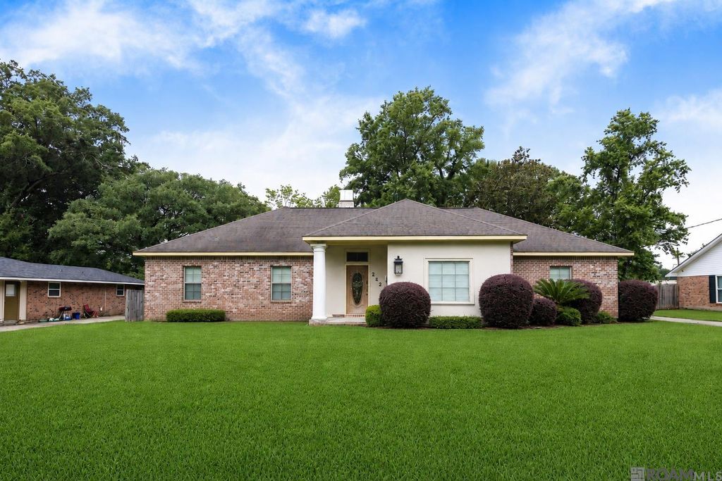 242 Buffwood Dr, Baker, LA 70714