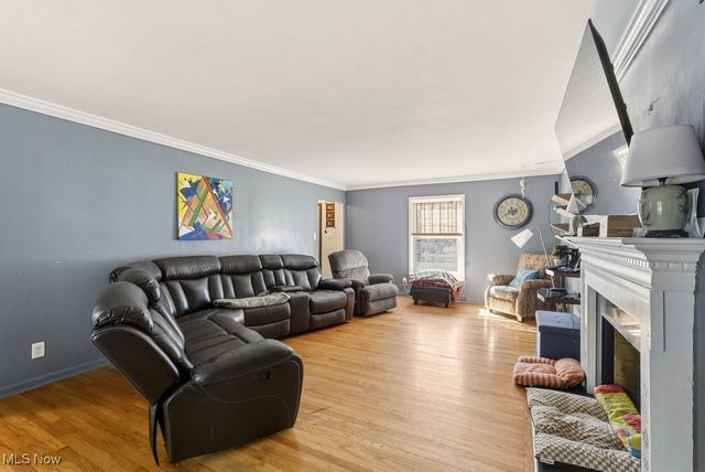 2919 Thomas Drive, Silver Lake, OH 44224