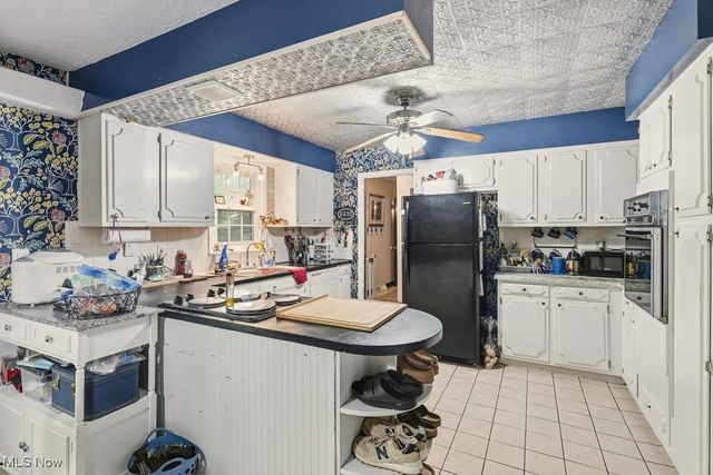 2919 Thomas Drive, Silver Lake, OH 44224