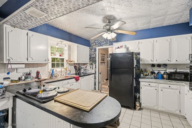 2919 Thomas Drive, Silver Lake, OH 44224