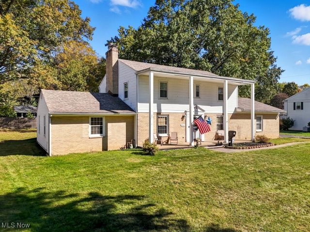 2919 Thomas Drive, Silver Lake, OH 44224