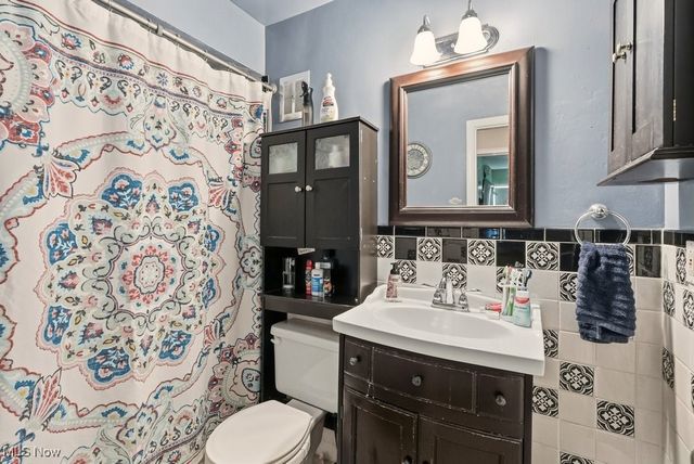 2919 Thomas Drive, Silver Lake, OH 44224