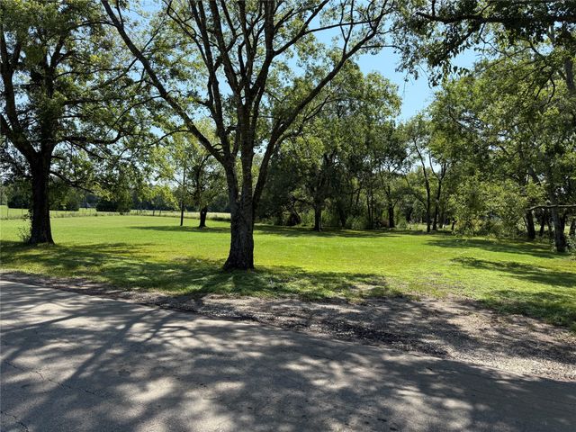 1049 Industrial Boulevard, Point, TX 75472