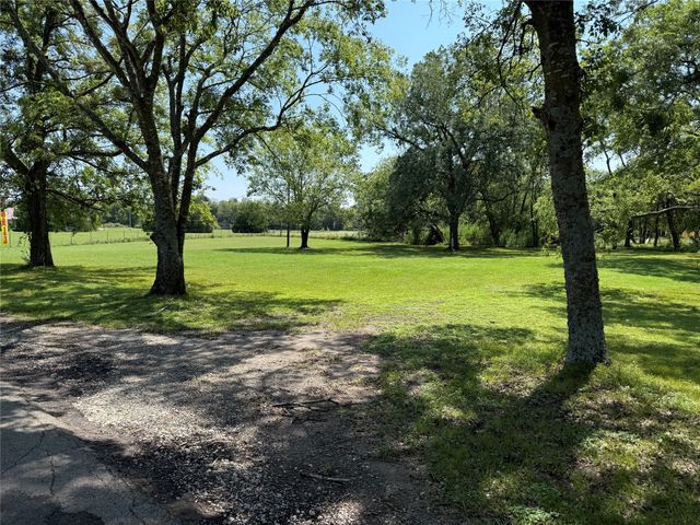 1049 Industrial Boulevard, Point, TX 75472