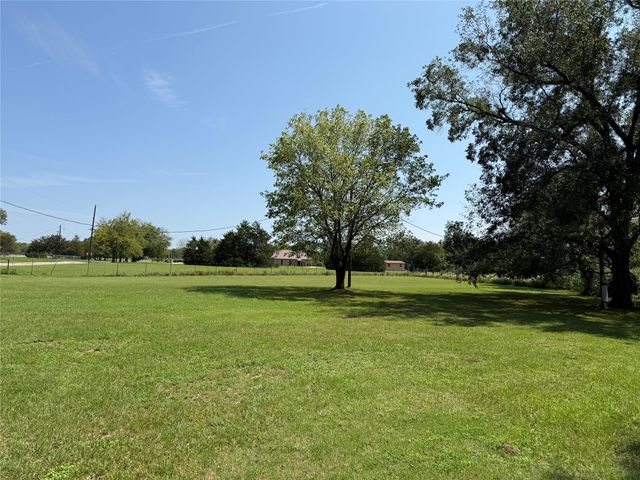 1049 Industrial Boulevard, Point, TX 75472