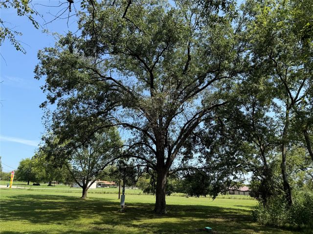 1049 Industrial Boulevard, Point, TX 75472