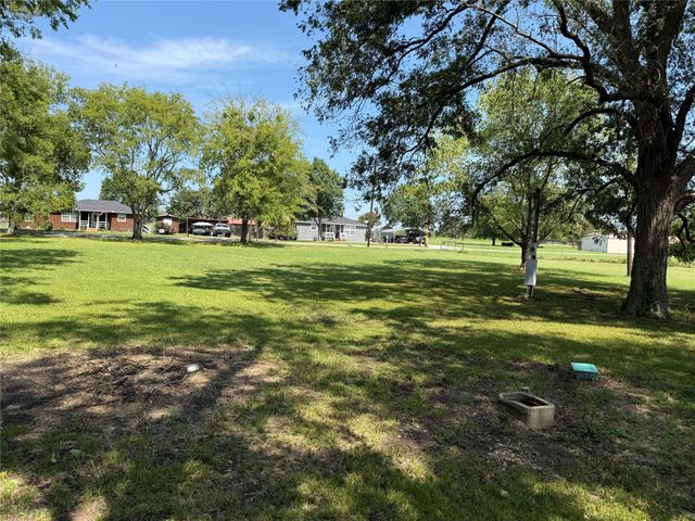1049 Industrial Boulevard, Point, TX 75472