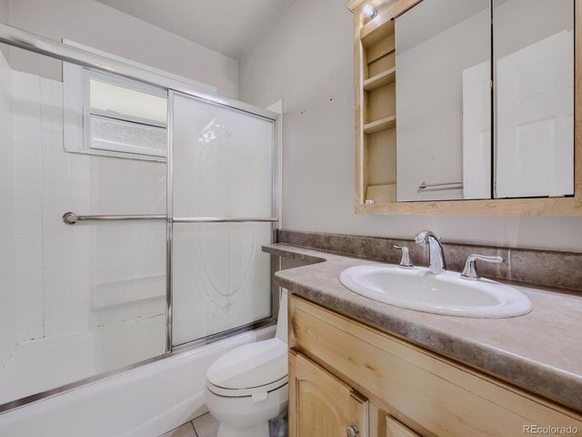 8981 York St, Thornton, CO 80229