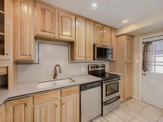 8981 York St, Thornton, CO 80229