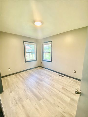 608 Apple Street, Green Forest, AR 72638