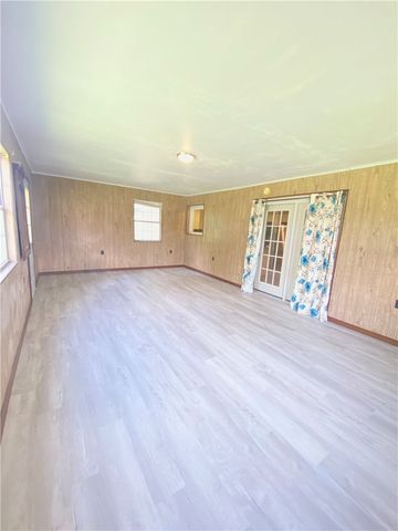 608 Apple Street, Green Forest, AR 72638