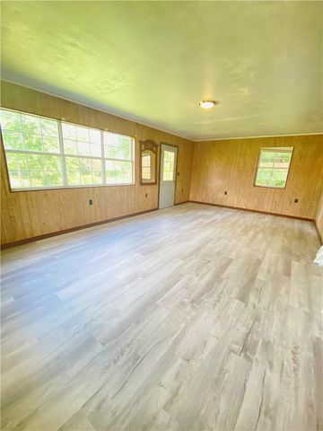 608 Apple Street, Green Forest, AR 72638