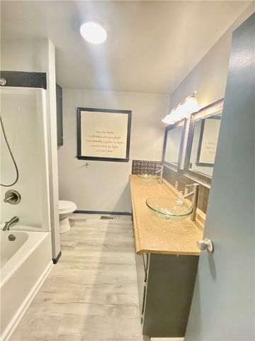 608 Apple Street, Green Forest, AR 72638