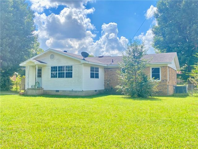 608 Apple Street, Green Forest, AR 72638