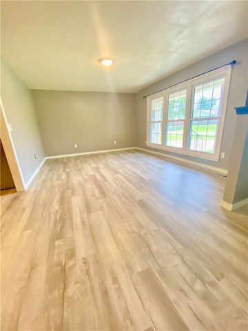 608 Apple Street, Green Forest, AR 72638