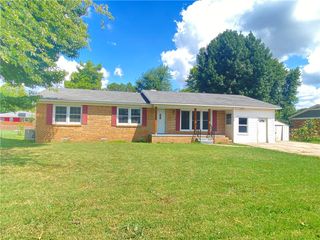 608 Apple Street, Green Forest, AR 72638