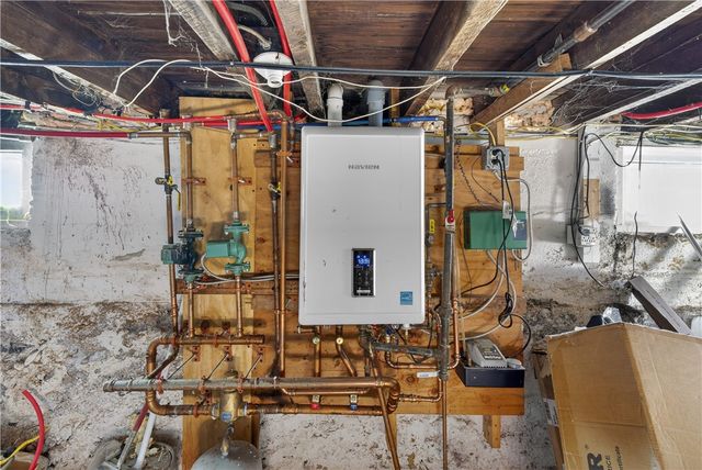 404 Church Avenue, Warwick, RI 02889