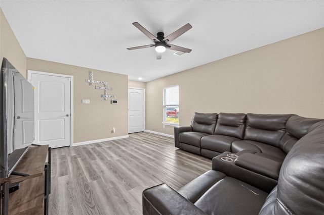 178 Road 5138, Cleveland, TX 77327