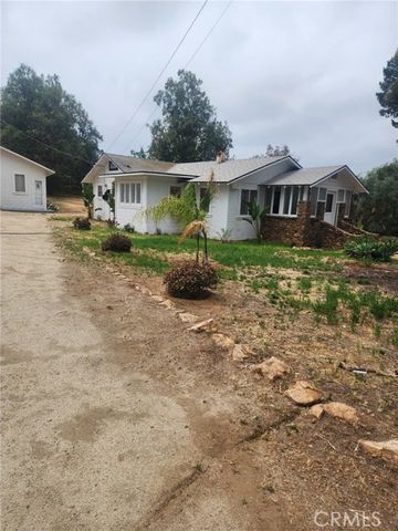 10560 Robinson Avenue, Riverside, CA 92505