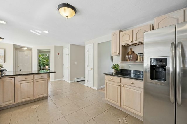 48 June St, Northbridge, MA 01534