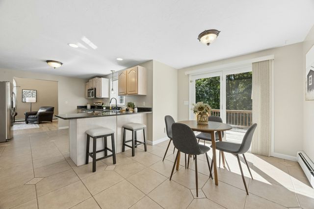48 June St, Northbridge, MA 01534