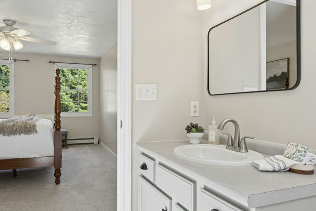 48 June St, Northbridge, MA 01534