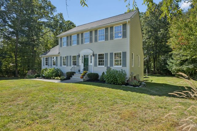 48 June St, Northbridge, MA 01534